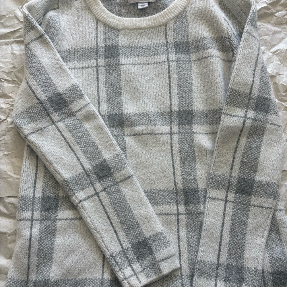 Liz Claiborne Gray Plaid Crew Neck Sweater
